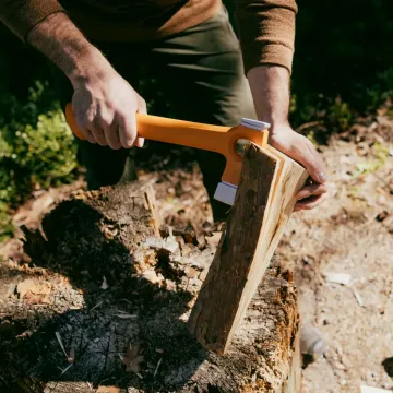 Univerzálna ľahká sekera Fiskars X13