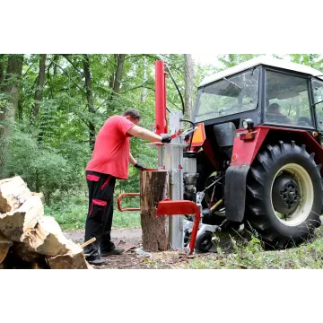Štiepačka na drevo VARI 22 ton -pripojenie k traktoru