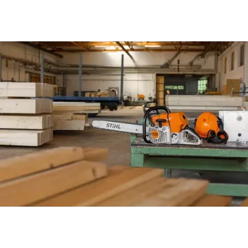 motorová píla STIHL MS 661 C-M W v dielni