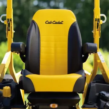 Cub Cadet XZ7 L122 - sedadlo